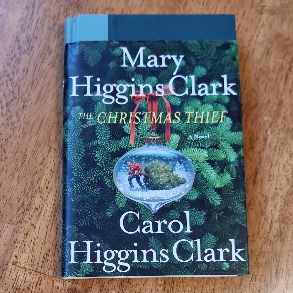 🌟3/$40🌟 The Christmas Thief by Mary Higgins Clark and Carol Higgins Clark Book